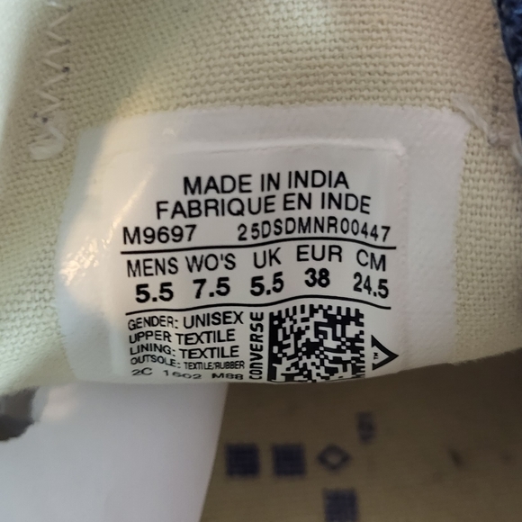 Classic low top converse sneakers - Picture 7 of 7